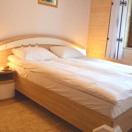 Przystan B2 Apartment ยาวอร์กิ ภายนอก รูปภาพ